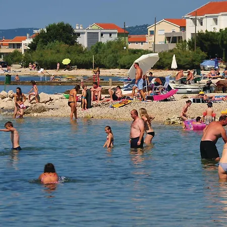 Дом отдыха Lovely In With House Sea View